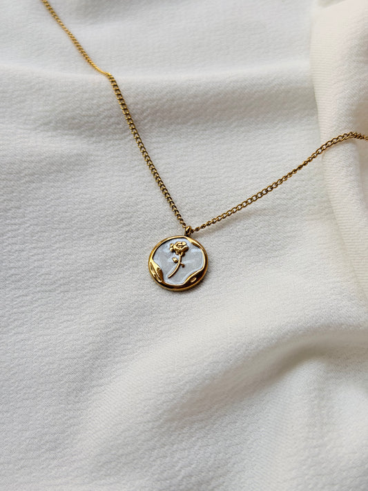 Mother-of-Pearl Inlay Gold Plated Rosegold Antitarnish Stainless Steel Chain Pendant