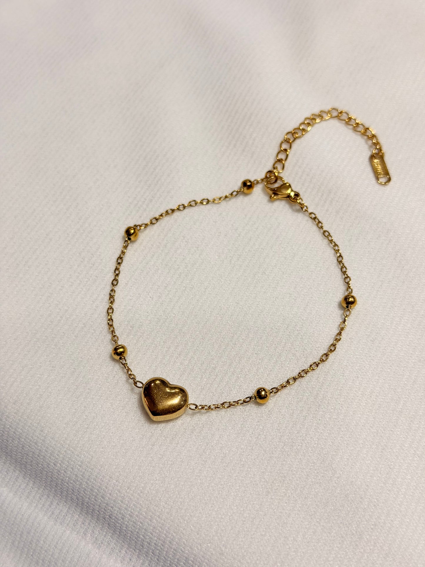 Central Heart Charm 18k Gold plated Stainless Steel Bracelet