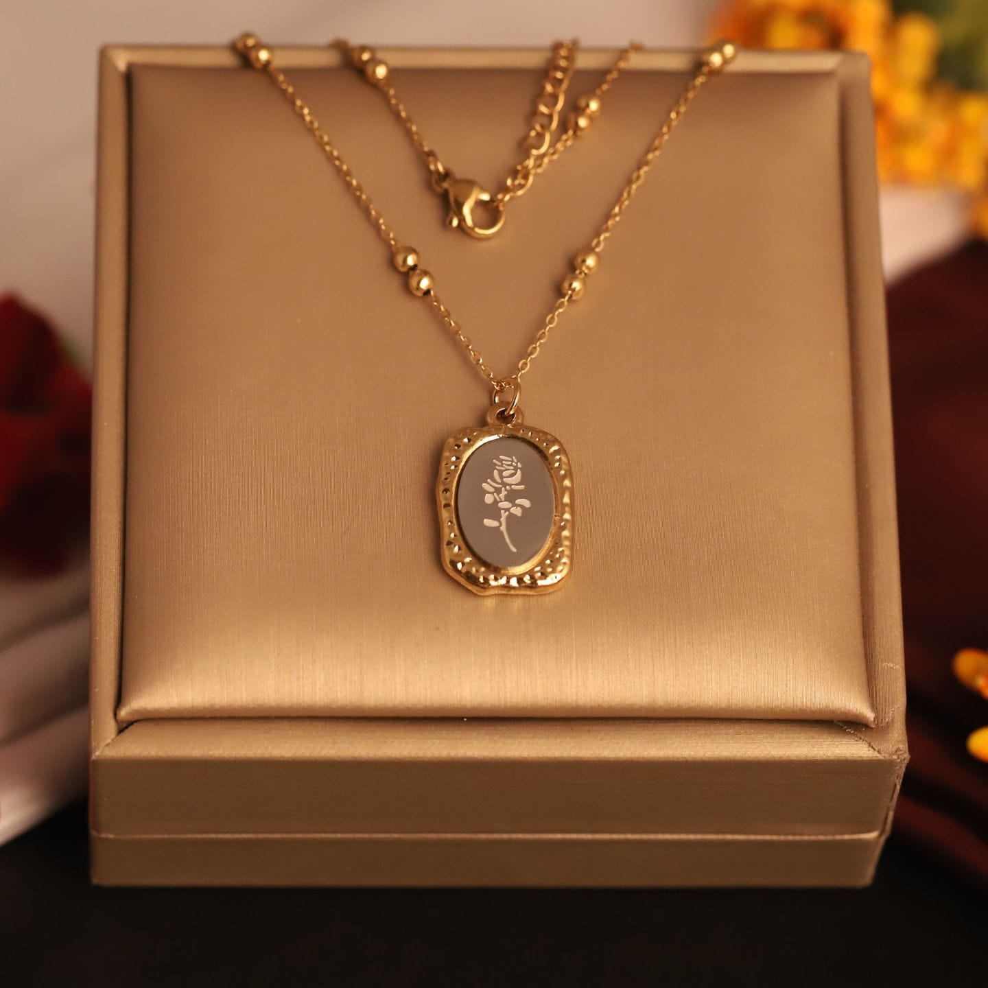 Rose Motif Golden Stainless Steel anti Tarnish Chain Pendant