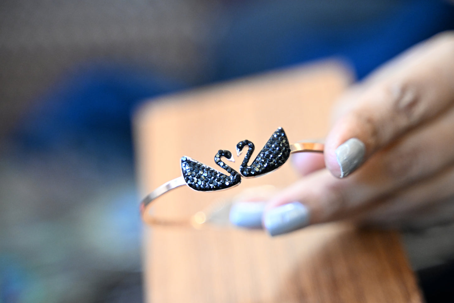 Swan Stainless Steel Anti-Tarnish Spring Bracelet