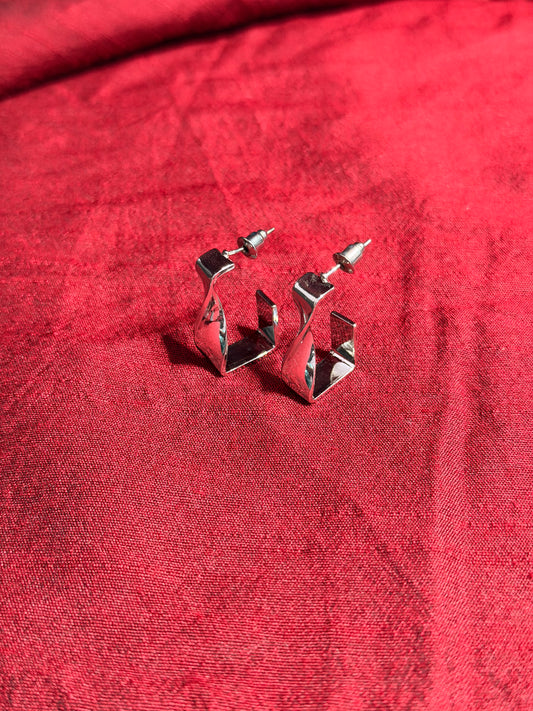 Twisted Style Fashion Earring