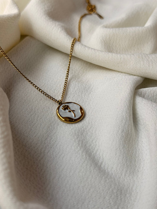 Mother-of-Pearl Inlay Gold Plated Rosegold Antitarnish Stainless Steel Chain Pendant