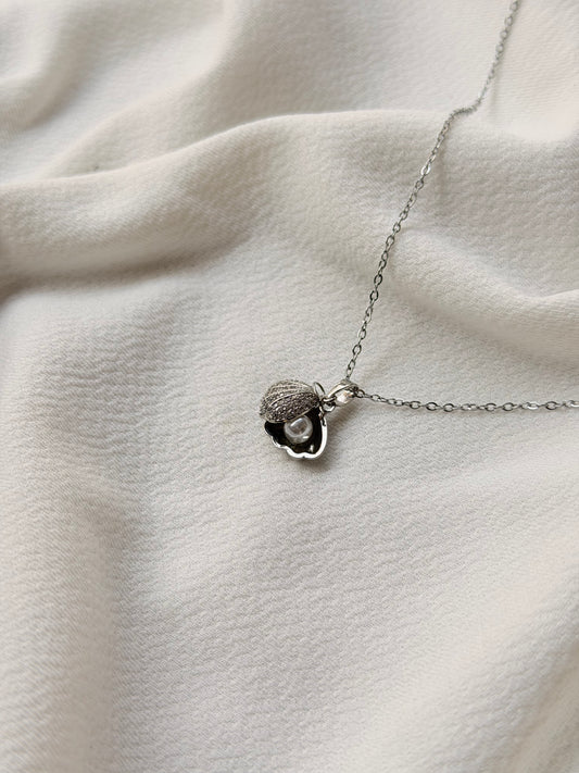 Shell Chain Pendant