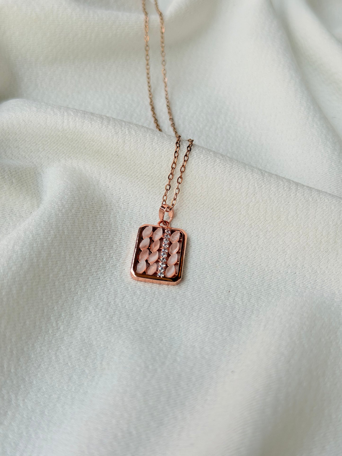 Geometric Rosegold Antitarnish Chain Pendant
