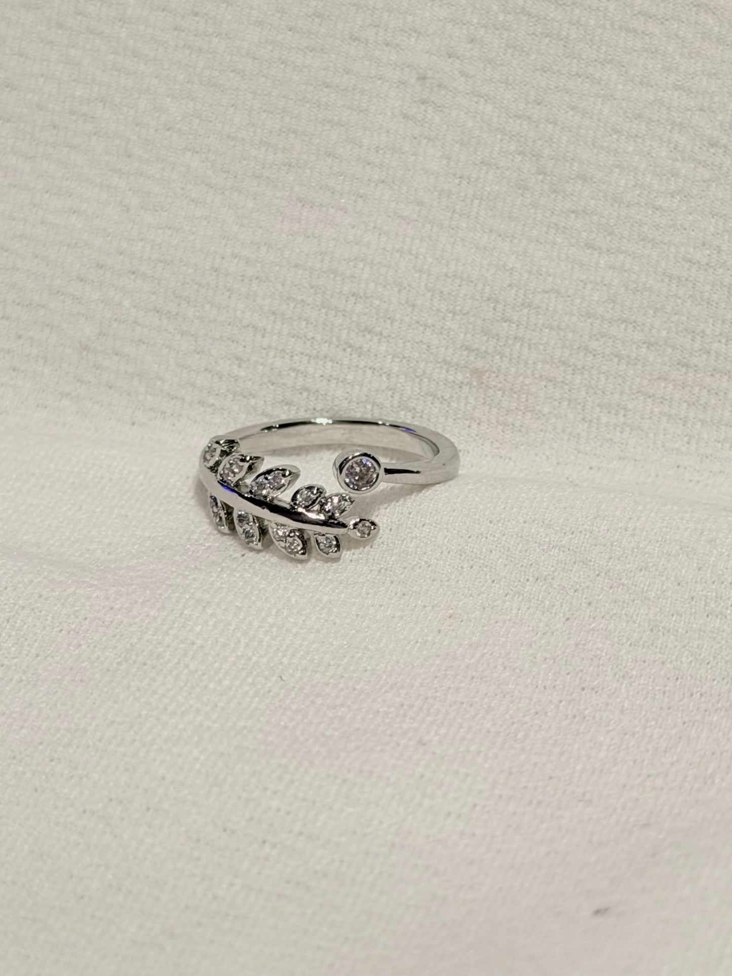 Leaf Finger Shaped Ring