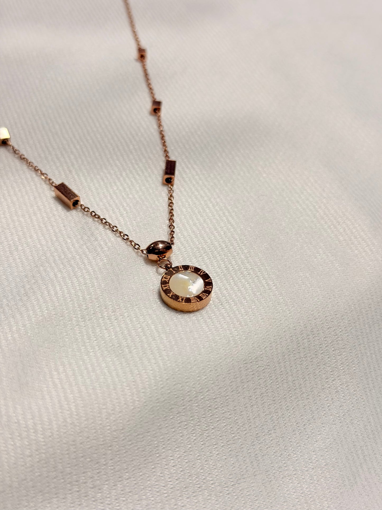 Two-side Wear Roman Numeral RG Chain Pendant