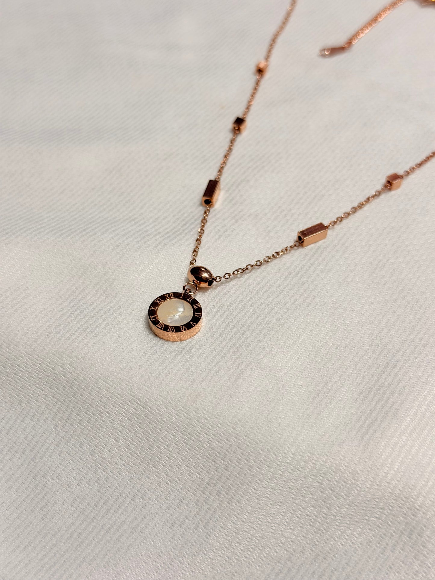 Two-side Wear Roman Numeral RG Chain Pendant