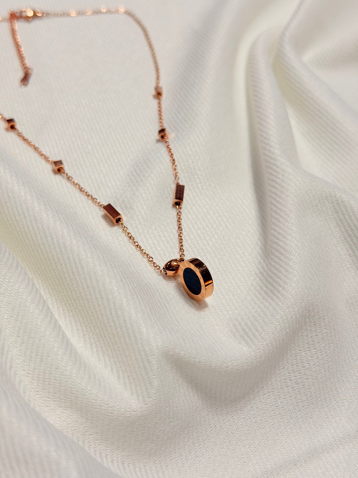 Two-side Wear Roman Numeral RG Chain Pendant