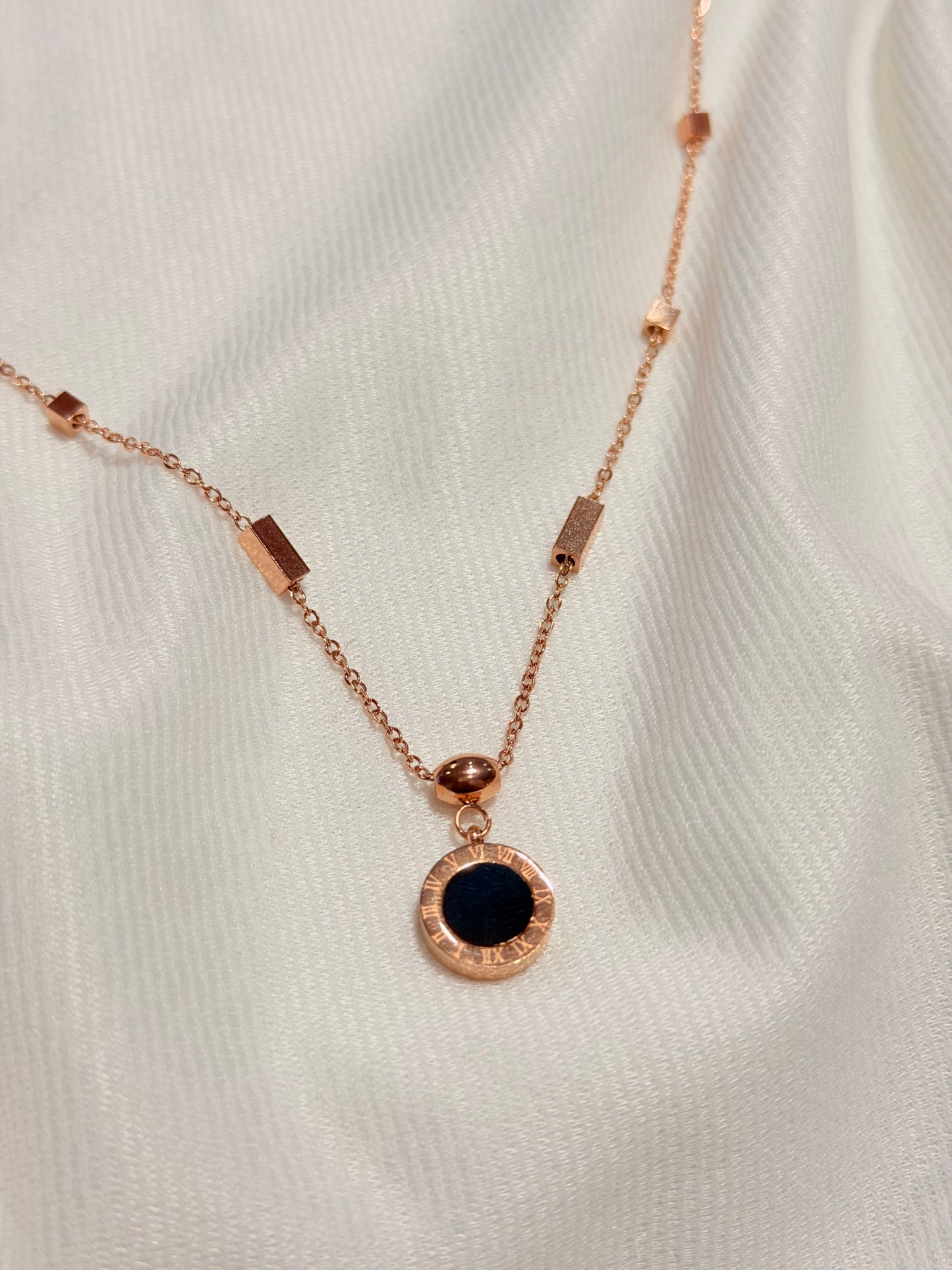 Two-side Wear Roman Numeral RG Chain Pendant