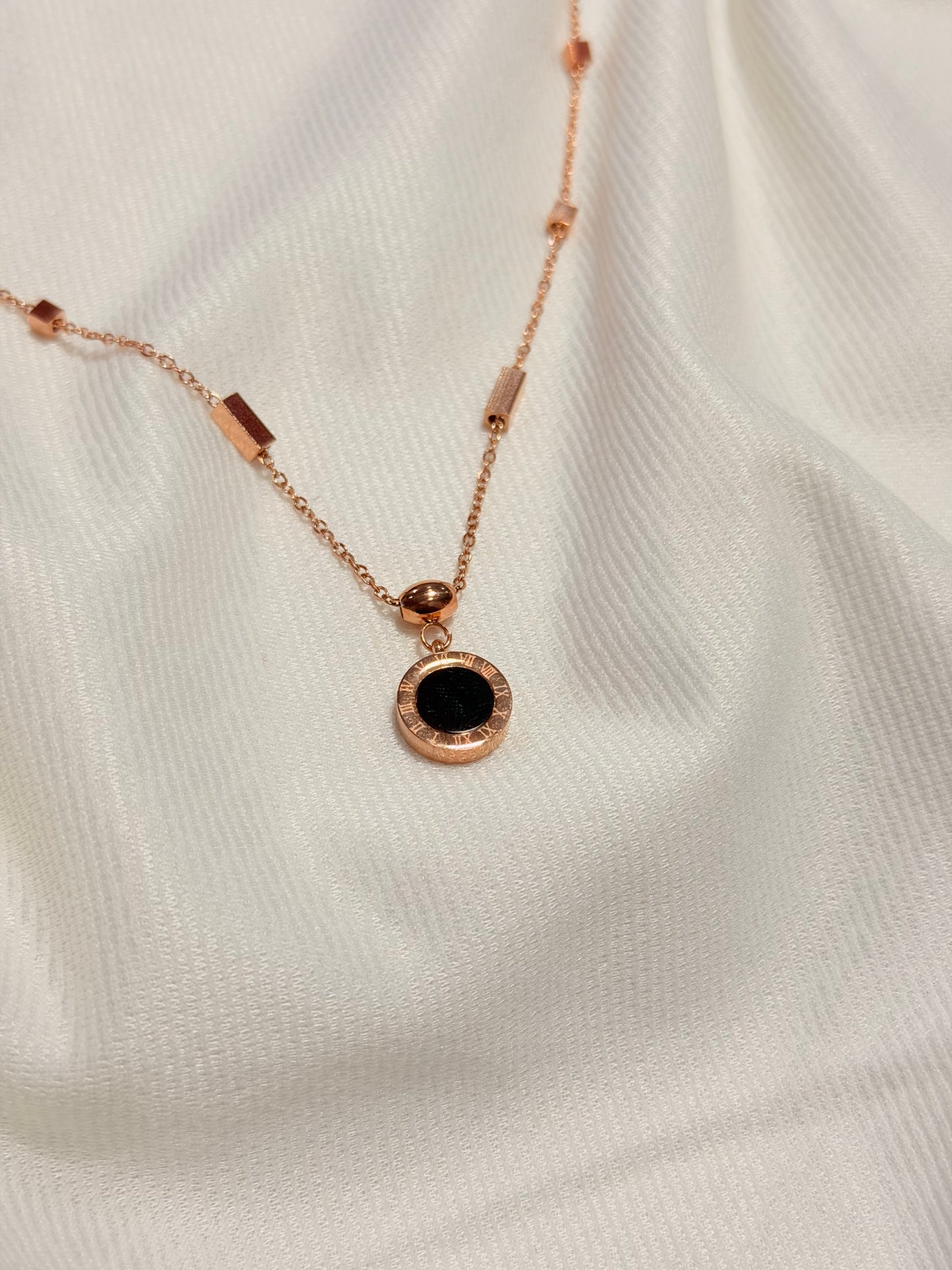 Two-side Wear Roman Numeral RG Chain Pendant