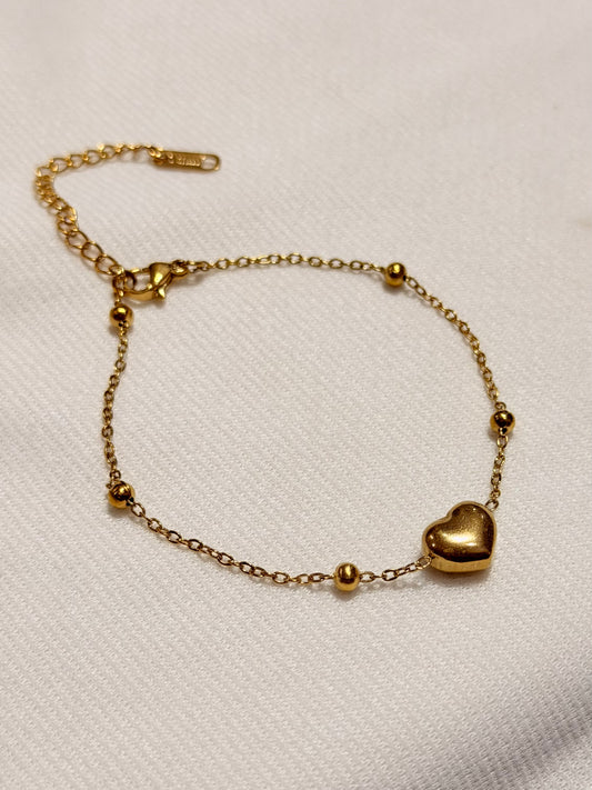 Central Heart Charm 18k Gold plated Stainless Steel  Bracelet